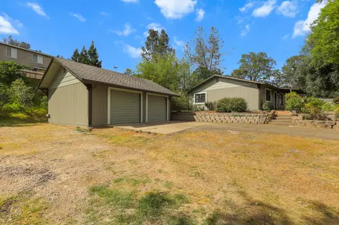 Exterior - 4550 Placer Rd, Redding, CA 96001 photo 8 of 39