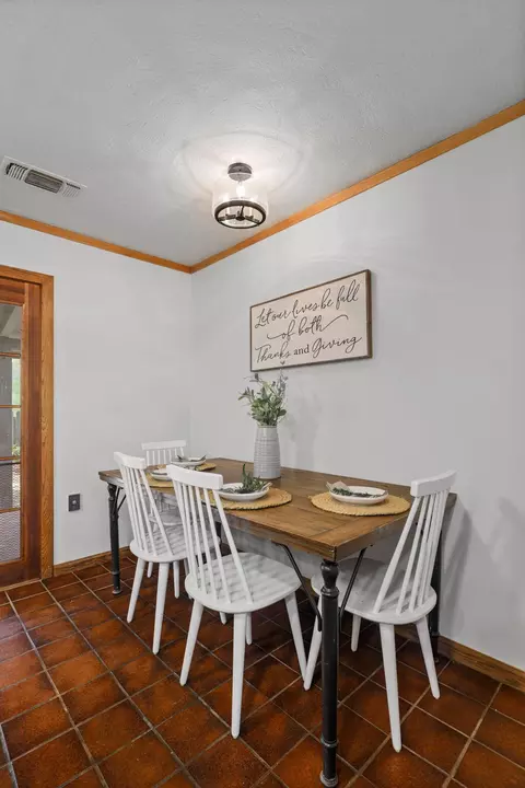 Dining - 4550 Placer Rd, Redding, CA 96001 photo 2 of 2