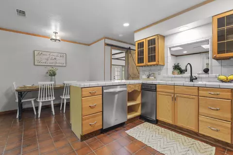 Kitchen - 4550 Placer Rd, Redding, CA 96001 photo 3 of 6