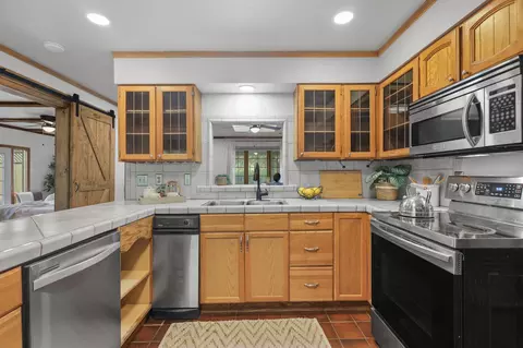 Kitchen - 4550 Placer Rd, Redding, CA 96001 photo 1 of 6