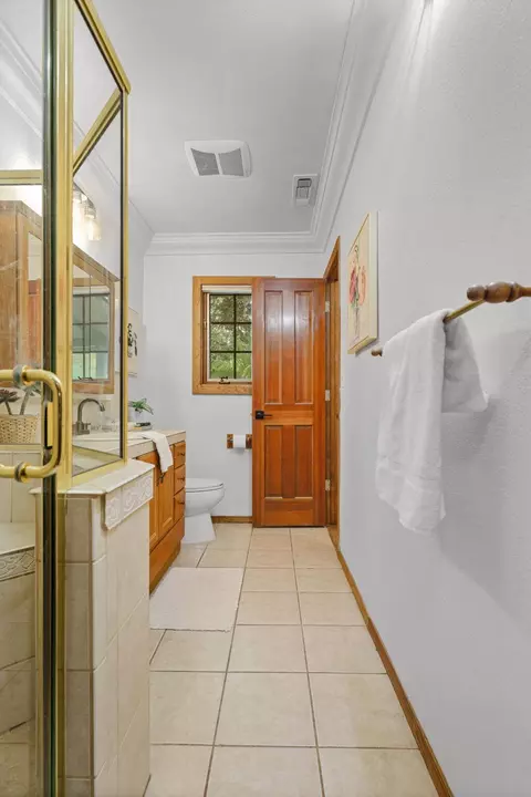 Bath - 4550 Placer Rd, Redding, CA 96001 photo 6 of 6