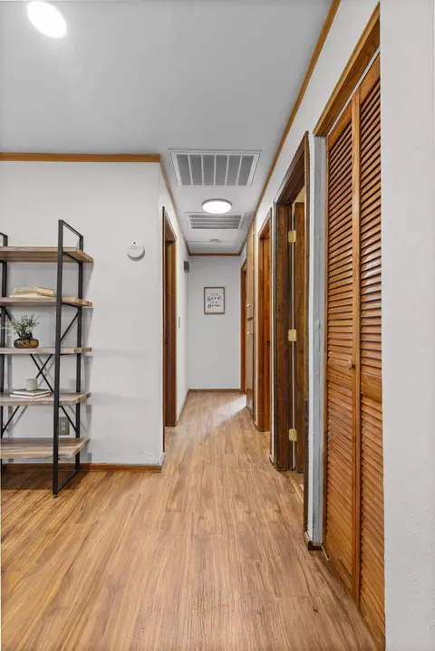 Entry Way - 4550 Placer Rd, Redding, CA 96001 photo 7 of 8