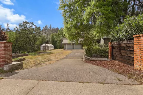 Exterior - 4550 Placer Rd, Redding, CA 96001 photo 14 of 39