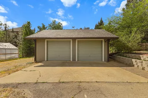 Exterior - 4550 Placer Rd, Redding, CA 96001 photo 22 of 39