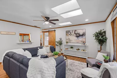 Living - 4550 Placer Rd, Redding, CA 96001 photo 2 of 5