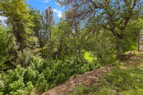 Exterior - 4550 Placer Rd, Redding, CA 96001 photo 18 of 39
