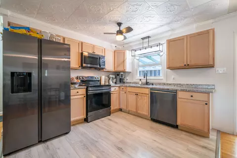 Kitchen - 2976 West Way, Redding, CA 96002 photo 1 of 1
