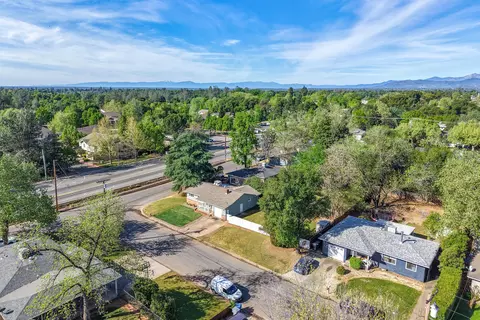 View/Area - 2976 West Way, Redding, CA 96002 photo 3 of 9