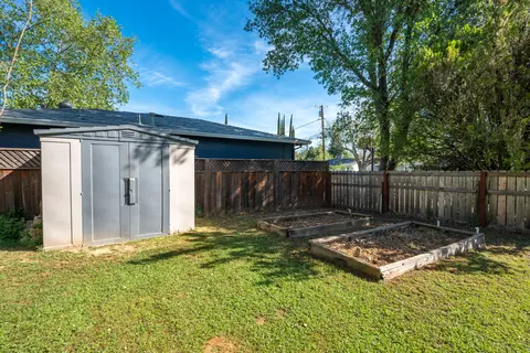 Exterior - 2976 West Way, Redding, CA 96002 photo 12 of 15