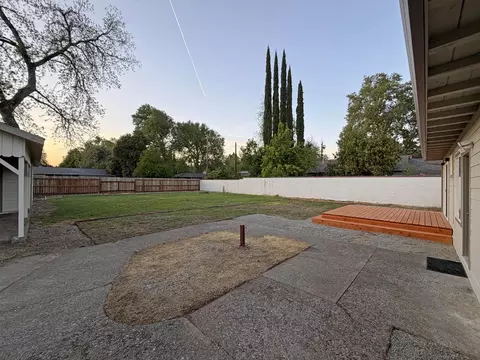 Exterior - 2910 Anita St, Redding, CA 96001 photo 3 of 4