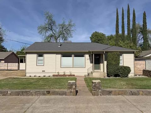 Exterior - 2910 Anita St, Redding, CA 96001 photo 4 of 4