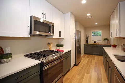 Kitchen - 2910 Anita St, Redding, CA 96001 photo 1 of 2
