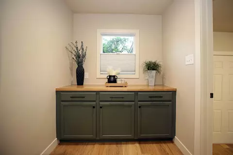 Entry Way - 2910 Anita St, Redding, CA 96001 photo 1 of 1