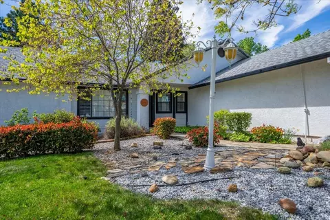 Exterior - 2752 Summerbreeze Pl, Redding, CA 96001 photo 11 of 24