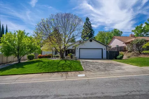 Exterior - 2752 Summerbreeze Pl, Redding, CA 96001 photo 8 of 24