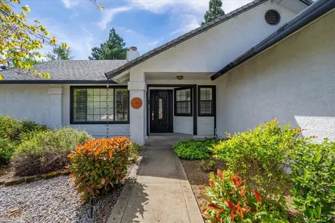 Exterior - 2752 Summerbreeze Pl, Redding, CA 96001 photo 3 of 24