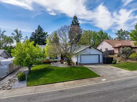 Exterior - 2752 Summerbreeze Pl, Redding, CA 96001 photo 5 of 24