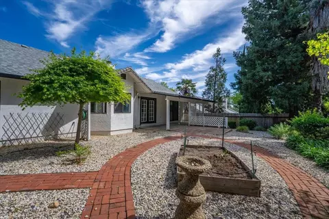 Exterior - 2752 Summerbreeze Pl, Redding, CA 96001 photo 13 of 24