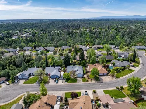 View/Area - 2752 Summerbreeze Pl, Redding, CA 96001 photo 2 of 5