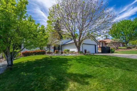 Exterior - 2752 Summerbreeze Pl, Redding, CA 96001 photo 9 of 24