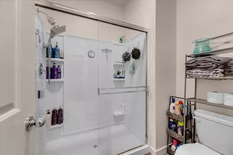 Bath - 3622 Ginny Ct, Redding, CA 96001 photo 2 of 3