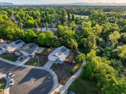 View/Area - 3622 Ginny Ct, Redding, CA 96001 photo 4 of 9