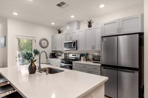 Kitchen - 3622 Ginny Ct, Redding, CA 96001 photo 3 of 6