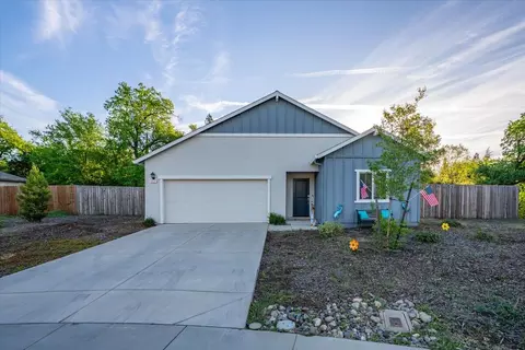 Exterior - 3622 Ginny Ct, Redding, CA 96001 photo 2 of 15