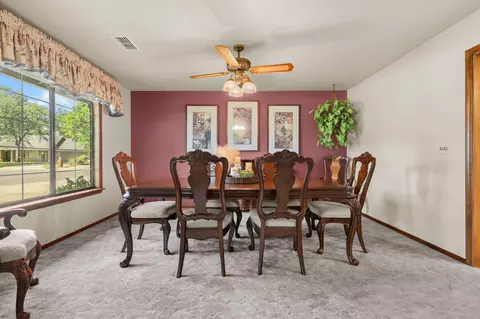 Dining - 7501 Fiesta Way, Redding, CA 96002 photo 1 of 3