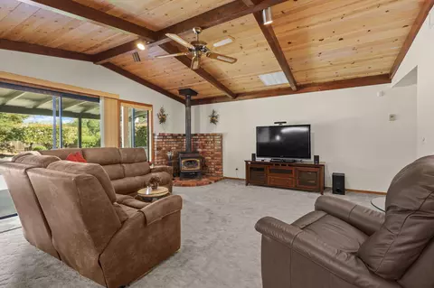 Living - 7501 Fiesta Way, Redding, CA 96002 photo 2 of 5
