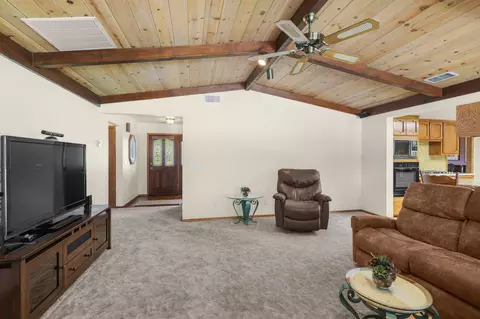 Living - 7501 Fiesta Way, Redding, CA 96002 photo 5 of 5