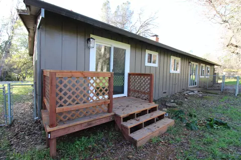 Exterior - 3170 Quartz Hill Rd, Redding, CA 96003 photo 3 of 24