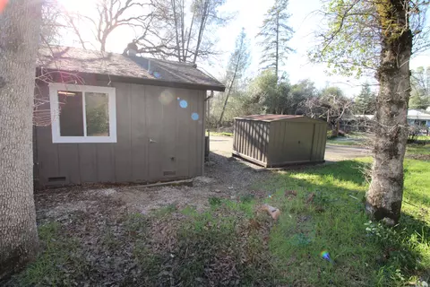 Exterior - 3170 Quartz Hill Rd, Redding, CA 96003 photo 21 of 24