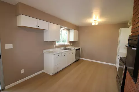 Kitchen - 3170 Quartz Hill Rd, Redding, CA 96003 photo 1 of 7