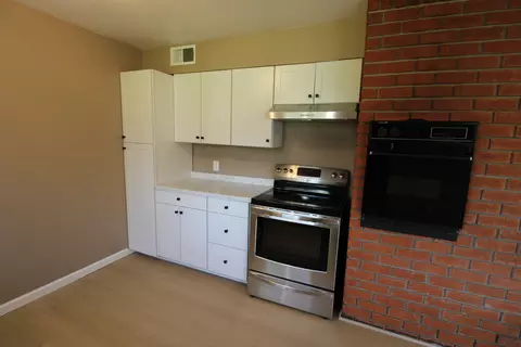 Kitchen - 3170 Quartz Hill Rd, Redding, CA 96003 photo 5 of 7