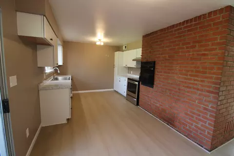 Kitchen - 3170 Quartz Hill Rd, Redding, CA 96003 photo 2 of 7