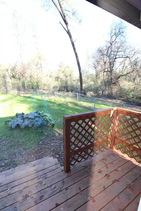 Exterior - 3170 Quartz Hill Rd, Redding, CA 96003 photo 14 of 24