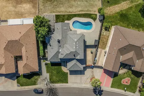View/Area - 366 River Park Dr, Redding, CA 96003 photo 2 of 4
