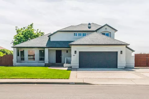 366 River Park Dr, Redding, CA 96003