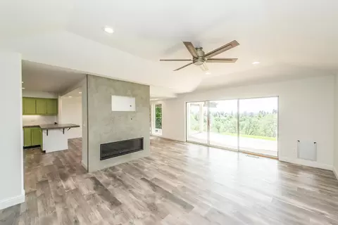 Living - 366 River Park Dr, Redding, CA 96003 photo 1 of 5