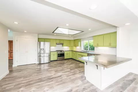 Kitchen - 366 River Park Dr, Redding, CA 96003 photo 1 of 4