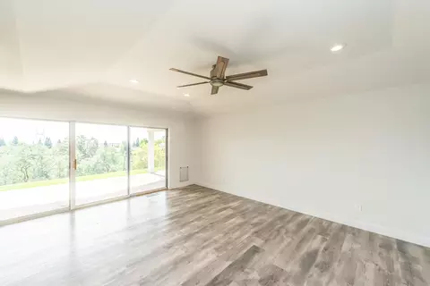 Living - 366 River Park Dr, Redding, CA 96003 photo 3 of 5