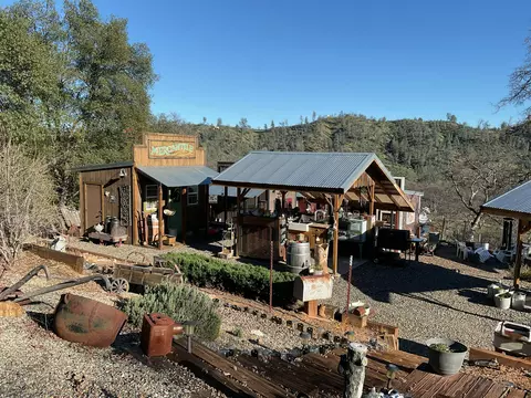 Exterior - 9390 Platina Rd, Igo, CA 96047 photo 3 of 14