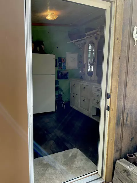 Entry Way - 9390 Platina Rd, Igo, CA 96047 photo 1 of 1