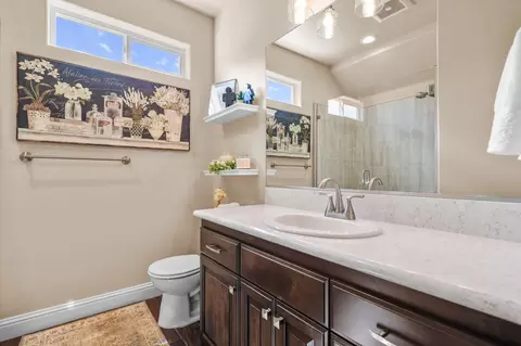 Bath - 180 Trek Ln, Redding, CA 96003 photo 4 of 6