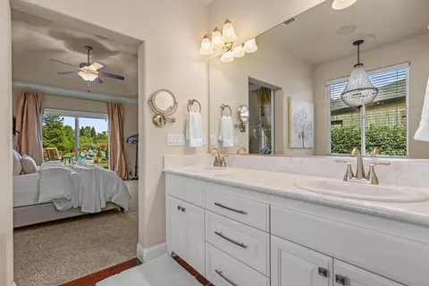 Bath - 180 Trek Ln, Redding, CA 96003 photo 2 of 6