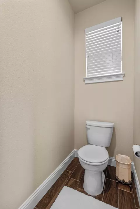 Bath - 180 Trek Ln, Redding, CA 96003 photo 5 of 6