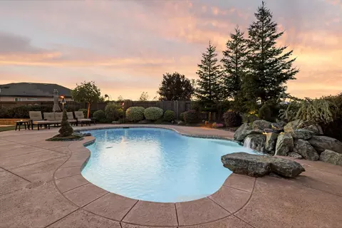Exterior - 180 Trek Ln, Redding, CA 96003 photo 7 of 19