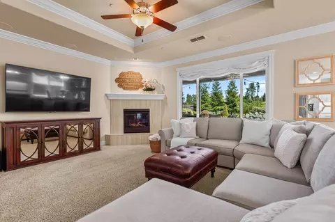 Living - 180 Trek Ln, Redding, CA 96003 photo 1 of 1
