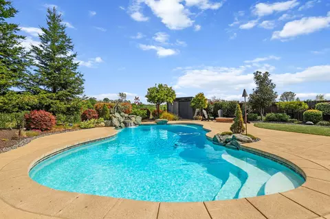 Exterior - 180 Trek Ln, Redding, CA 96003 photo 13 of 19